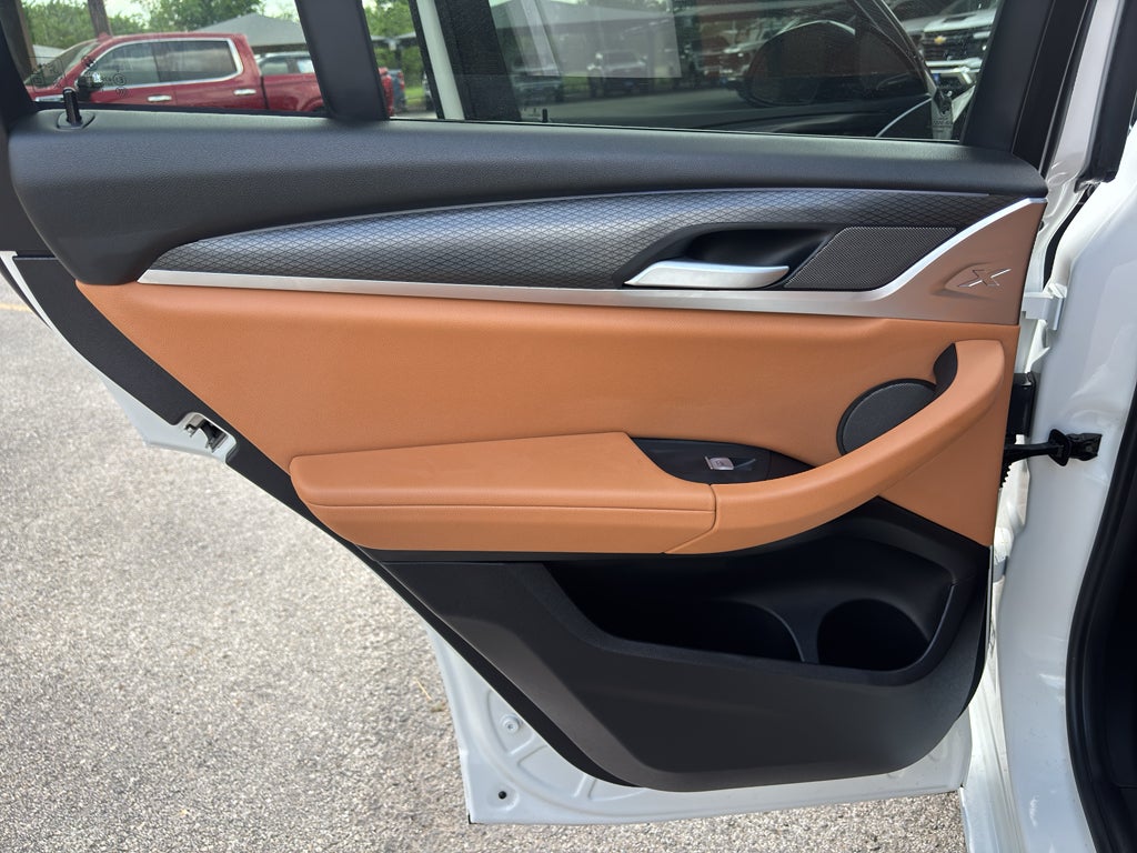 2025 BMW X4 xDrive30i