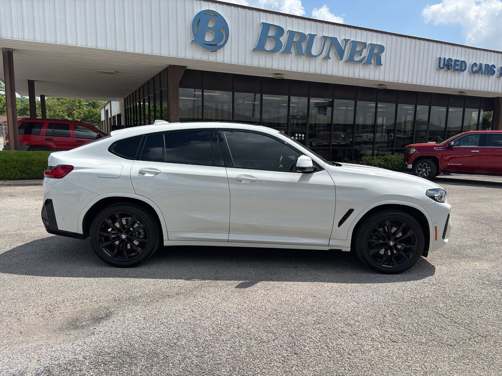 2025 BMW X4 xDrive30i