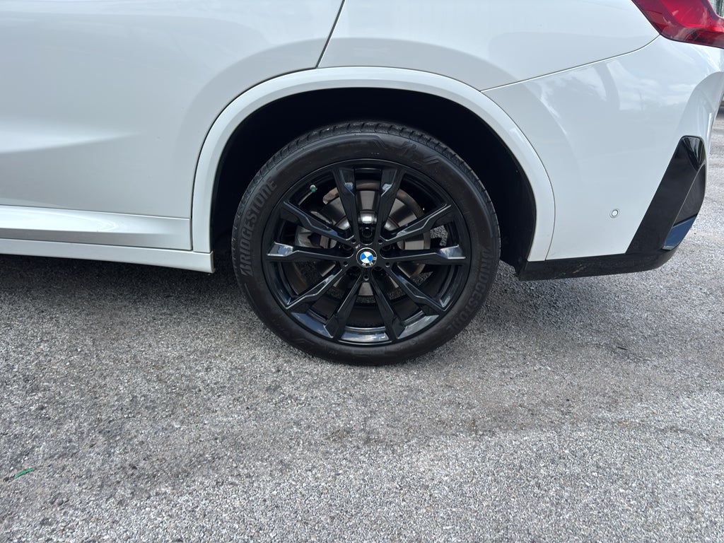 2025 BMW X4 xDrive30i