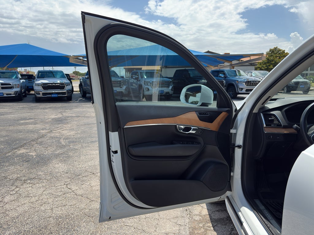2021 Volvo XC90 Momentum