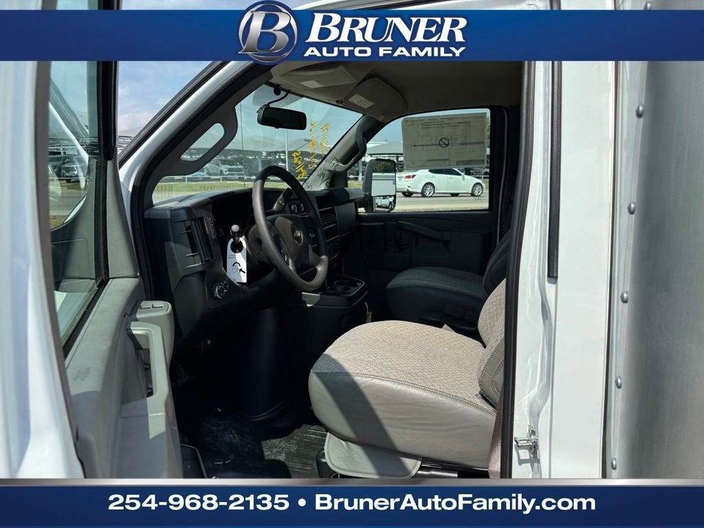 2025 Chevrolet Express Cutaway 4500 2WT